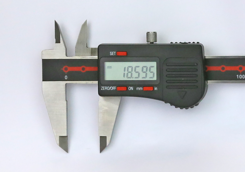 S627: Digital caliper, 150 mm,  reading 0.005 mm - sample